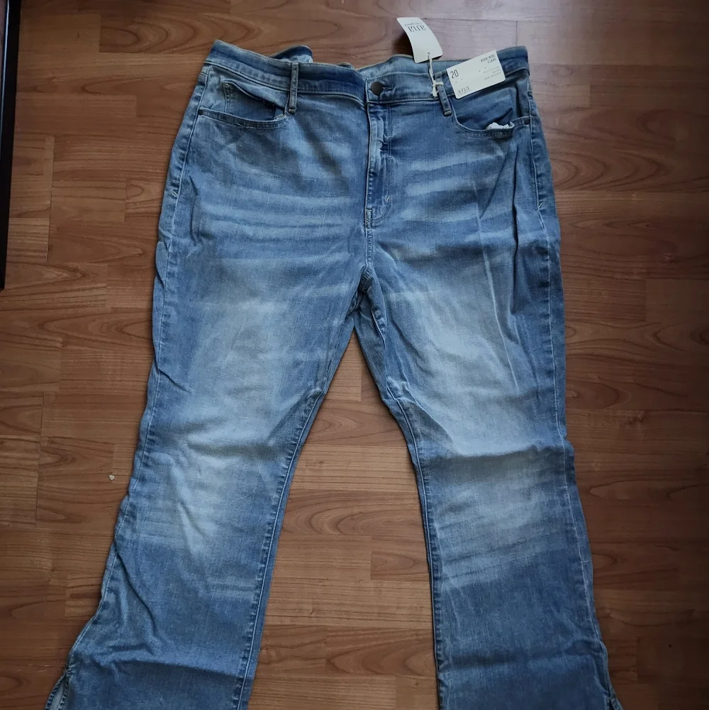 a.n.a High-Rise Flare Jeans Size 20W Light Wash Stretch Contemporary Fit NWT